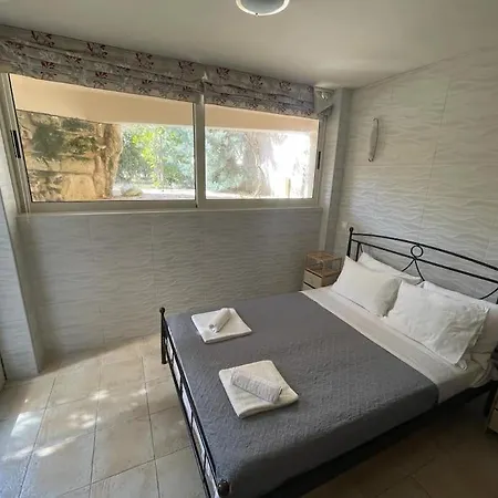 Cassiopeia 2-beds Lower On With Pool *